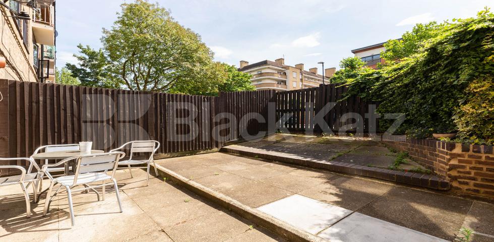 			SPLIT LEVEL 3 BEDROOM MAISONETTE, 3 Bedroom, 1 bath, 1 reception Ground Floor Maisonette			 Dalmeny Avenue, TUFNELL PARK